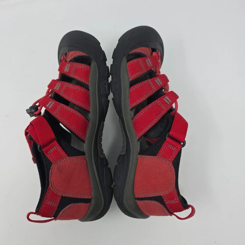 Keen Newport H2 Water Sandals Mens 4 Ribbon Red Gray Closed Toe Hiking Outdoor
